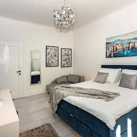 Spacious Apartment Center Split Extérieur photo