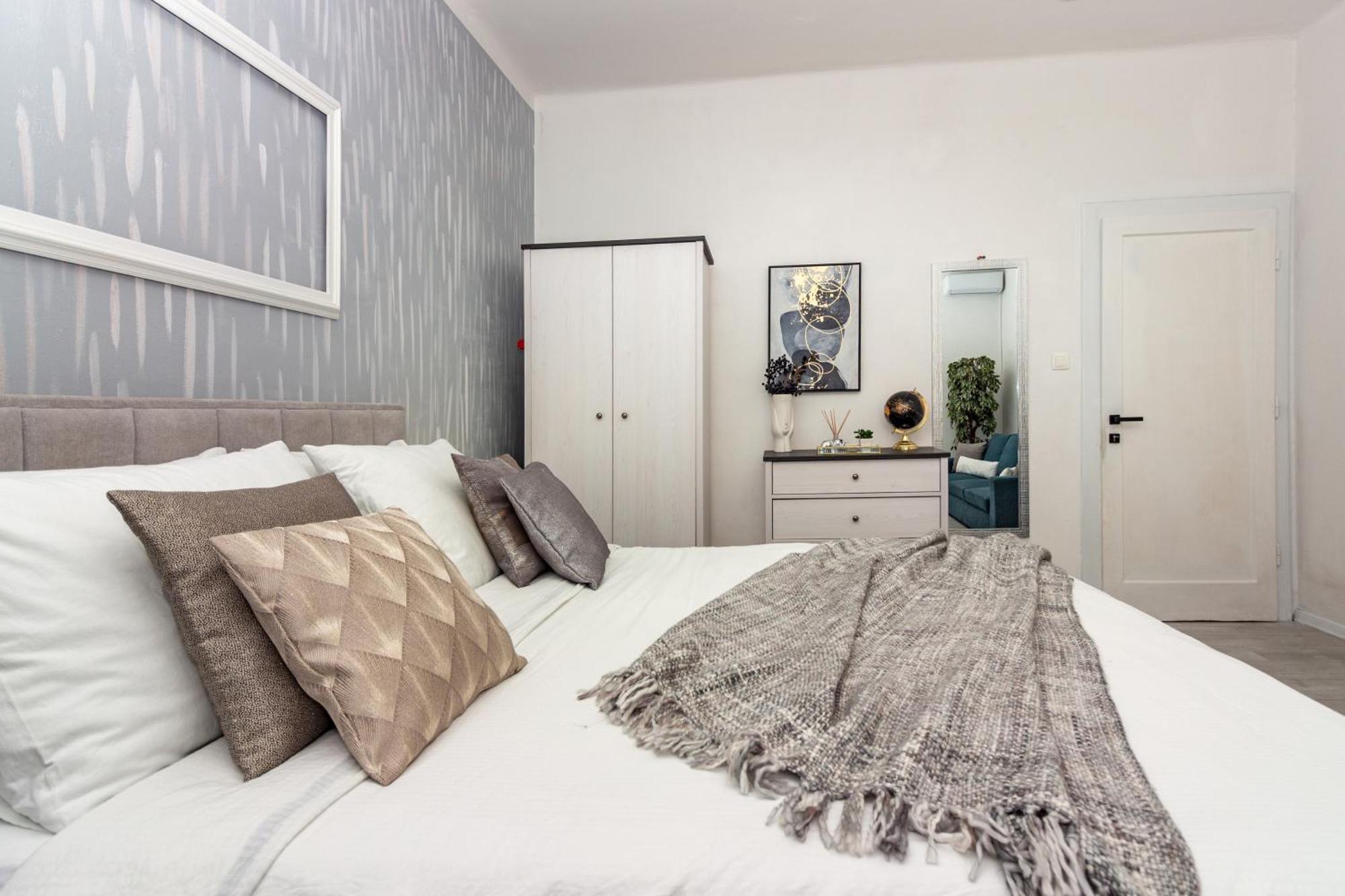 Spacious Apartment Center Split Extérieur photo