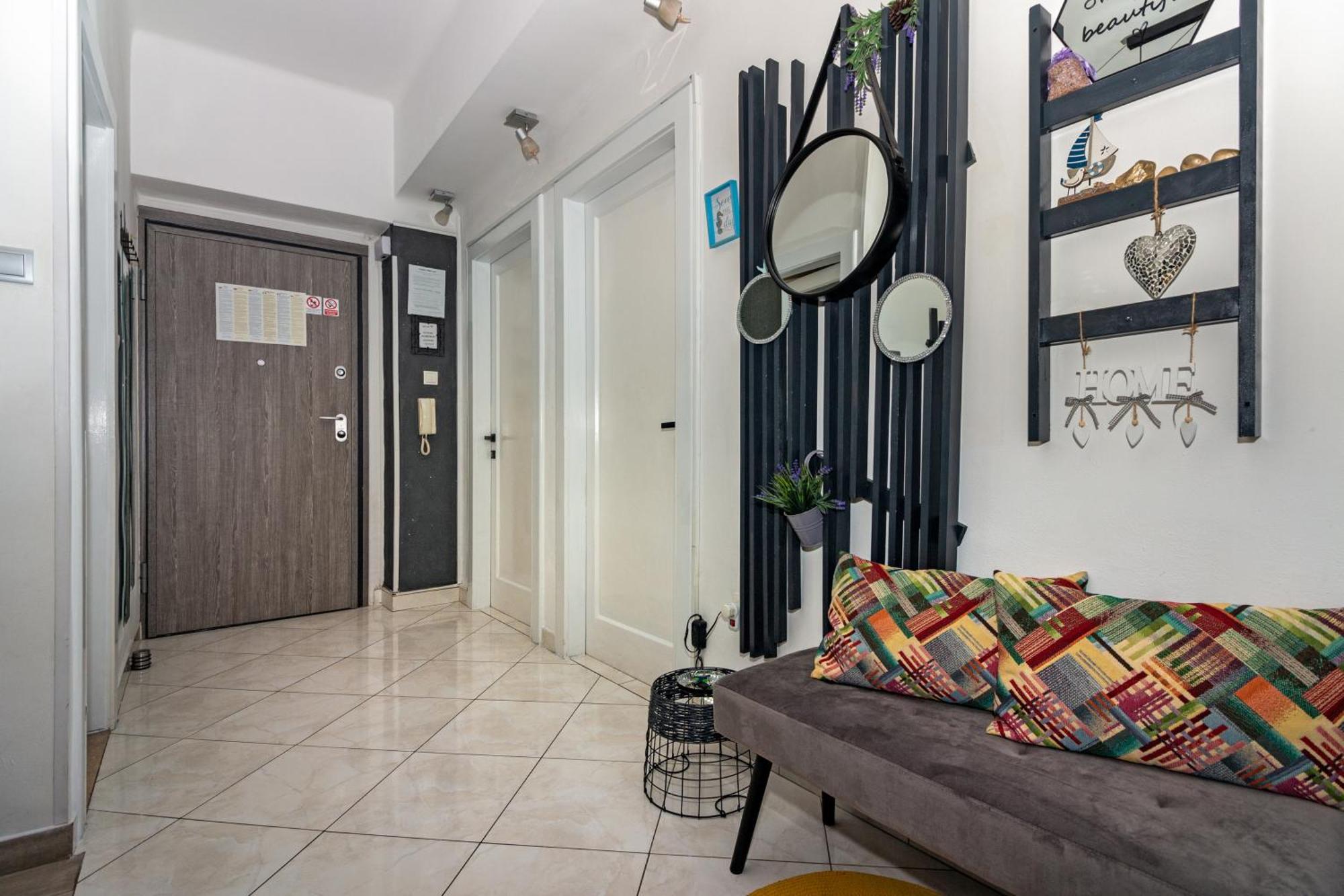 Spacious Apartment Center Split Extérieur photo